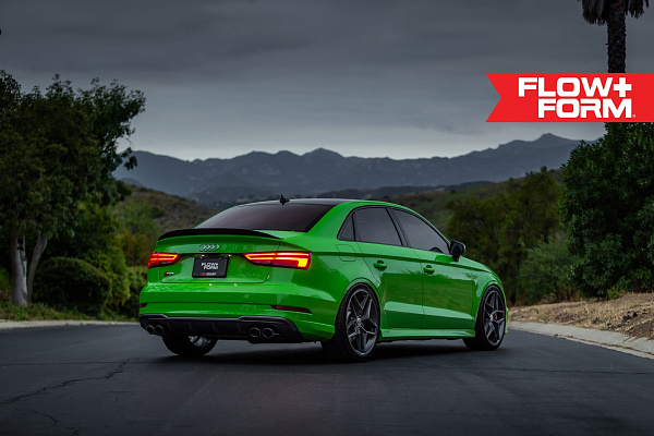 Фото дисков HRE FF11 Глянцевый темный лак на Audi A/S/RS 3 (8V)