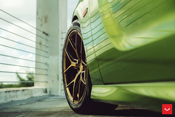 Фото дисков Vossen HF-5 Сатиновая бронза на Dodge Charger VII