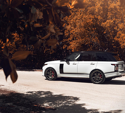Фото дисков Vossen M-X3 на Land Rover Range Rover IV