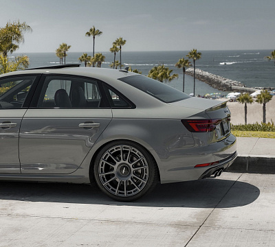 Фото дисков Rotiform OZR на Audi A/S/RS 4 (B9)