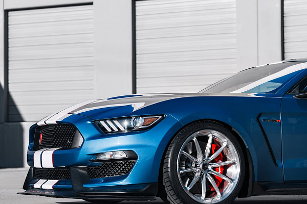 Фото дисков Brixton Forged R11-RS Глянцевый лак на Ford Mustang VI