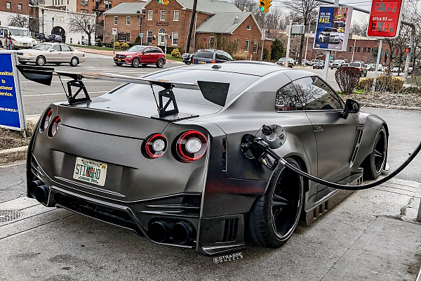 Nissan GT-R