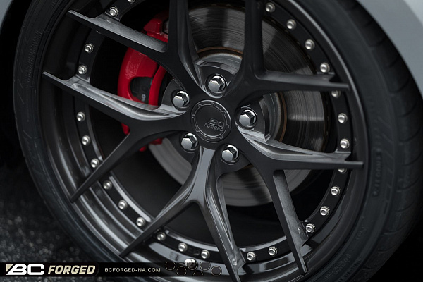Фото дисков BC Forged HCS21 Глянцевый темный лак на Volkswagen Golf VII