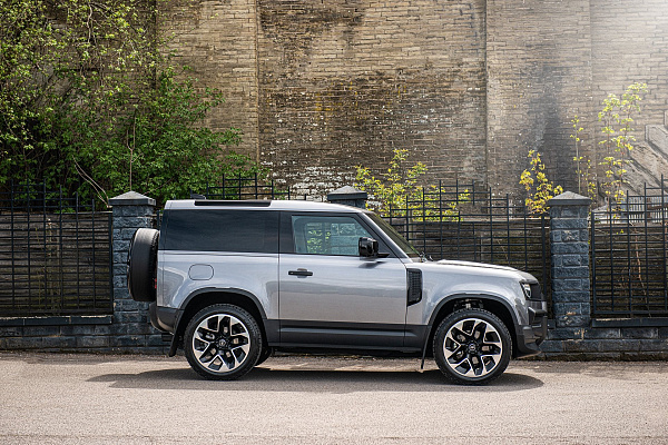 Фото дисков Kahn Type 60 RS2 Алмазная проточка на Land Rover Defender II
