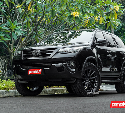Фото дисков Vossen HF6-1 на Toyota Fortuner II