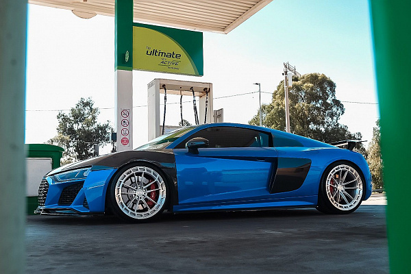 Фото дисков Bola FP3 Глянцевый лак на Audi R8 (4S)