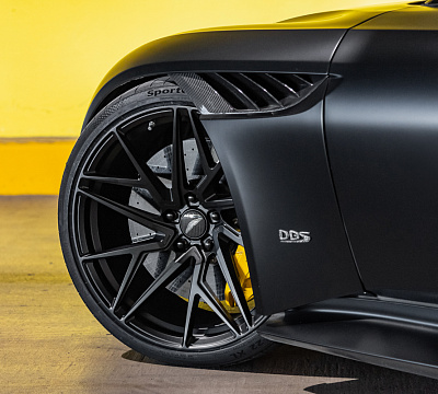 Фото дисков Brixton Forged PF8 на Aston Martin DBS 3