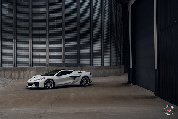 Фото дисков Vossen S21-02 Глянцевый лак на Chevrolet Corvette C8