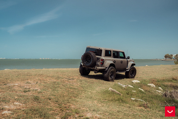 Фото дисков Vossen HFX-1 (6-Lug) Черный сатин на Ford Bronco