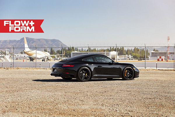 Фото дисков HRE FF04 Черный сатин на Porsche 911 VII