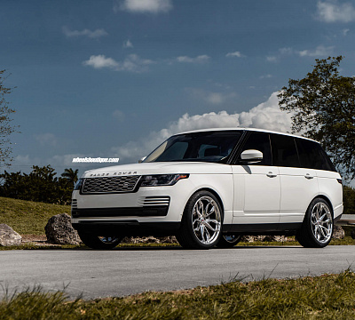 Фото дисков HRE P201 на Land Rover Range Rover IV