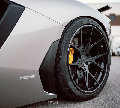 Фото дисков Strasse Wheels SM5R Deep Concave FS на Lamborghini Aventador
