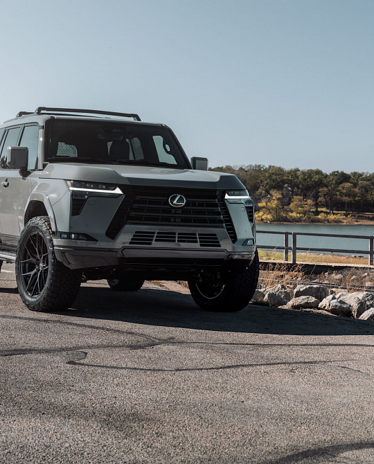 Фото дисков HF6-4 Черный глянец на Lexus GX III