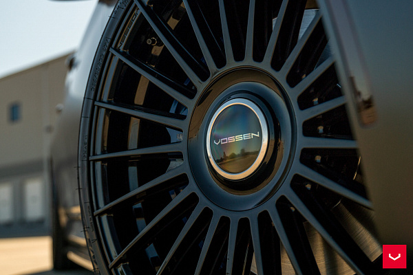 Фото дисков Vossen HF-8 Черный глянец на BMW 7 (G70)
