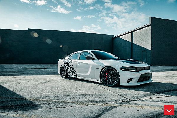 Фото дисков Vossen HF-2 Черный глянец на Dodge Charger VII