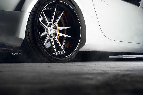 Фото дисков Strasse Wheels SV1 Deep Concave FS Глянцевый лак на Lexus LC 500