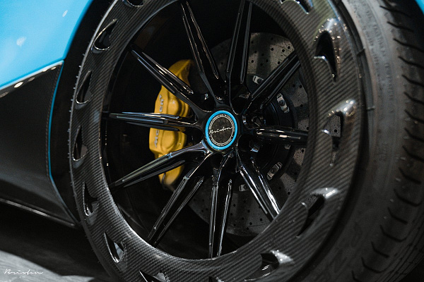 Фото дисков Brixton Forged R11-R Aerotech Черный сатин на McLaren 720S
