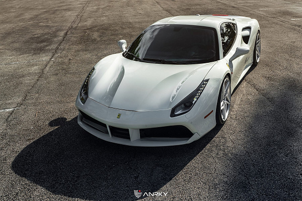 Фото дисков Anrky S1-X3 Глянцевый лак на Ferrari 488