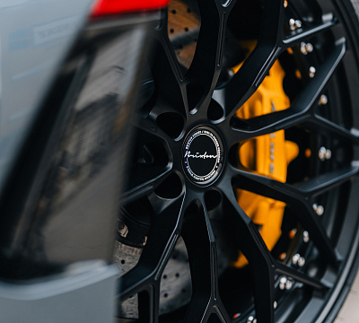 Фото дисков Brixton Forged CM6-R на McLaren 720S