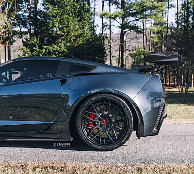 Фото дисков Strasse Wheels SV10M Deep Concave FS на Chevrolet Corvette C7