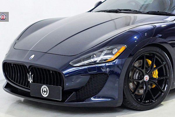 Фото дисков HRE P101 Черный глянец на Maserati GranTurismo I