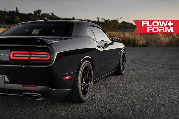Фото дисков HRE FF11 Черный сатин на Dodge Challenger III