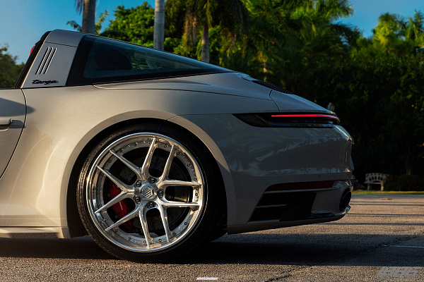 Фото дисков 1886 Wheels S007 Глянцевый лак на Porsche 911 VIII