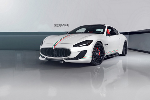 Фото дисков Strasse Wheels SM5 Deep Concave Черный сатин на Maserati GranTurismo I