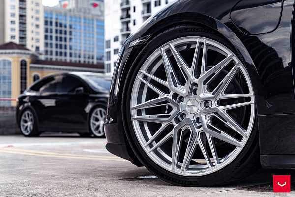 Фото дисков Vossen HF-7 Серебро на Porsche Taycan I