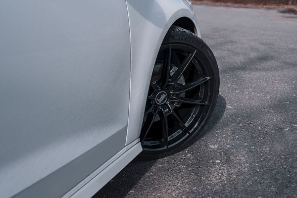 Фото дисков Bola B19 Черный глянец на Audi A/S/RS 3 (8V)