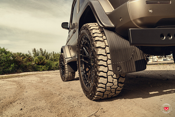 Фото дисков Vossen LC3-01 Черный глянец на Mercedes-Benz G-Class III
