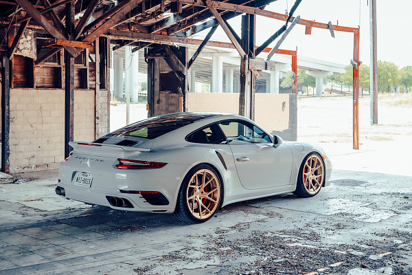 Фото дисков Strasse Wheels SM5RT Deep Concave Duoblock Сатиновая шампань на Porsche 911 VII