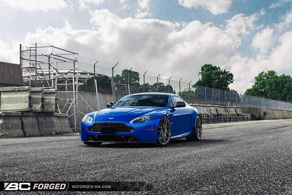Фото дисков BC Forged KL12 Глянцевый тонированный лак на Aston Martin Vantage 3