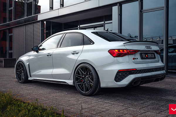 Фото дисков Vossen HF-7 Черный глянец на Audi A/S/RS 3 (8Y)