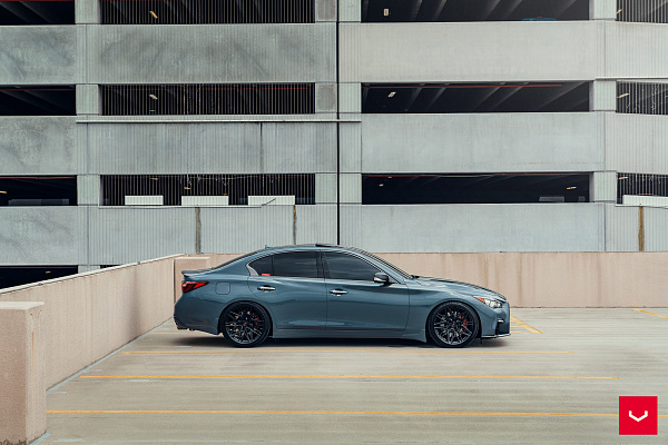 Фото дисков Vossen HF-7 Черный глянец на Infiniti Q50