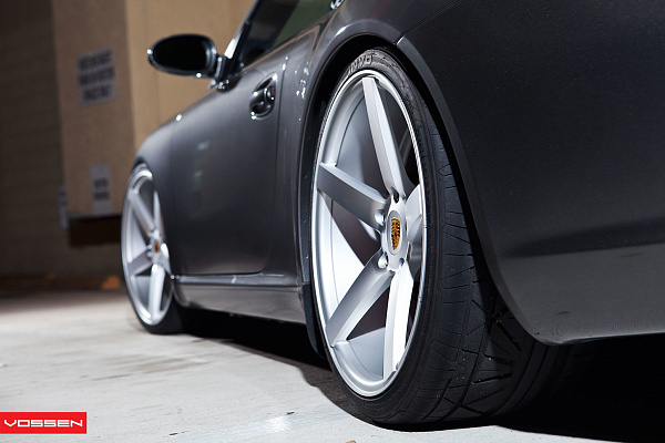 Фото дисков Vossen CV3 Серебро на Porsche 911 VI