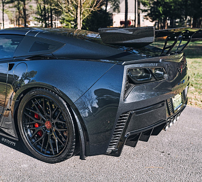Фото дисков Strasse Wheels SV10M Deep Concave FS на Chevrolet Corvette C7
