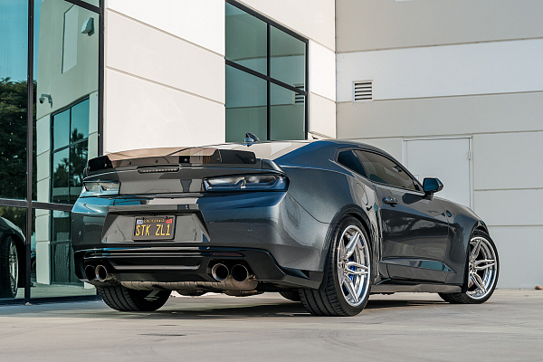 Фото дисков Brixton Forged PF2 Глянцевый тонированный лак на Chevrolet Camaro VI