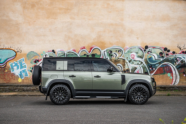 Фото дисков Kahn Kahn RS Черный сатин на Land Rover Defender II