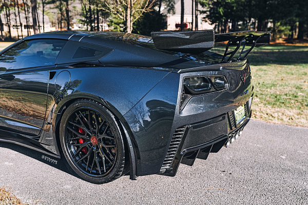 Фото дисков Strasse Wheels SV10M Deep Concave FS Другой цвет на Chevrolet Corvette C7