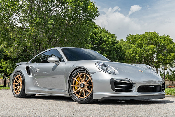 Фото дисков Strasse Wheels SV10-RS Performance Сатиновое золото на Porsche 911 VII