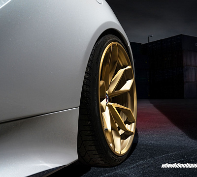 Фото дисков HRE P201 на Acura NSX II
