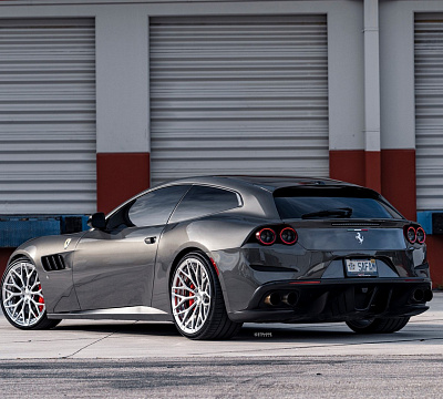 Фото дисков Strasse Wheels SV20M Deep Concave Duoblock на Ferrari GTC4Lusso