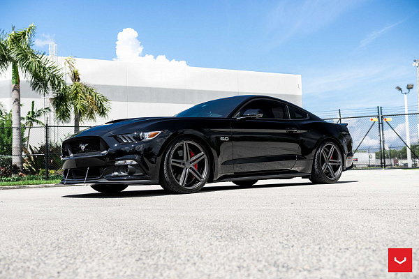 Фото дисков Vossen CV5 Сатиновый графит на Ford Mustang VI
