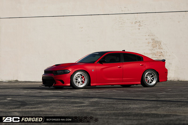 Фото дисков BC Forged LE52 // MLE52 Глянцевый лак на Dodge Charger VII