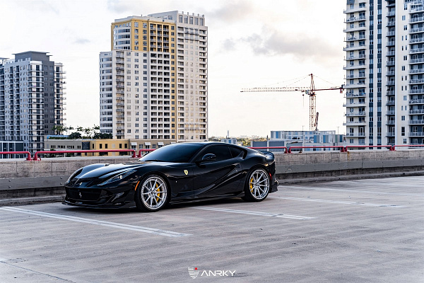 Фото дисков Anrky AN38 Глянцевый лак на Ferrari 812