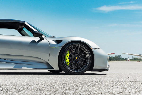 Фото дисков Anrky AN20 Aerosport Глянцевый темный лак на Porsche 918 Spyder