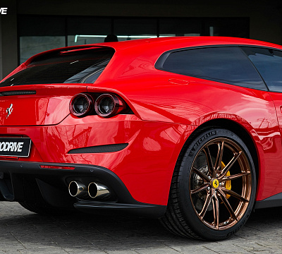 Фото дисков HRE P104SC на Ferrari GTC4Lusso