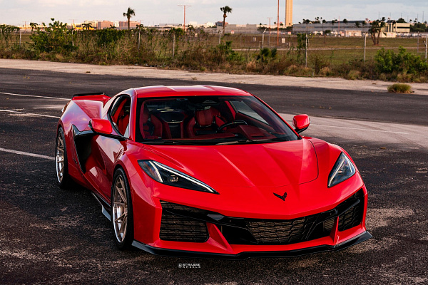 Фото дисков Strasse Wheels SV10 Deep Concave FS Сатиновая шампань на Chevrolet Corvette C8