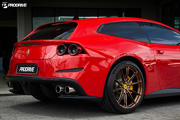 Фото дисков HRE P104SC Глянцевая бронза на Ferrari GTC4Lusso
